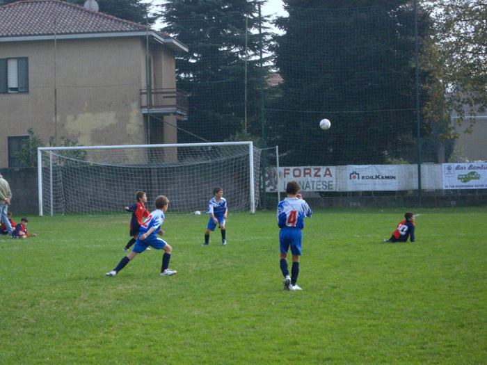 La palla vola...