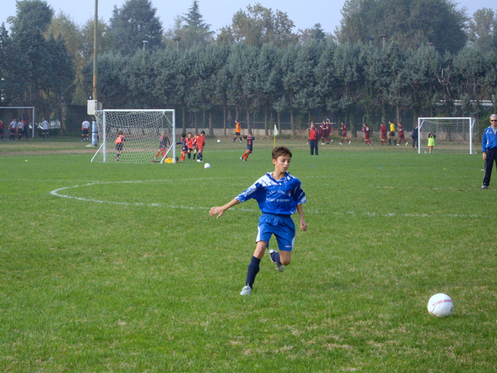 Landonio al centrocampo