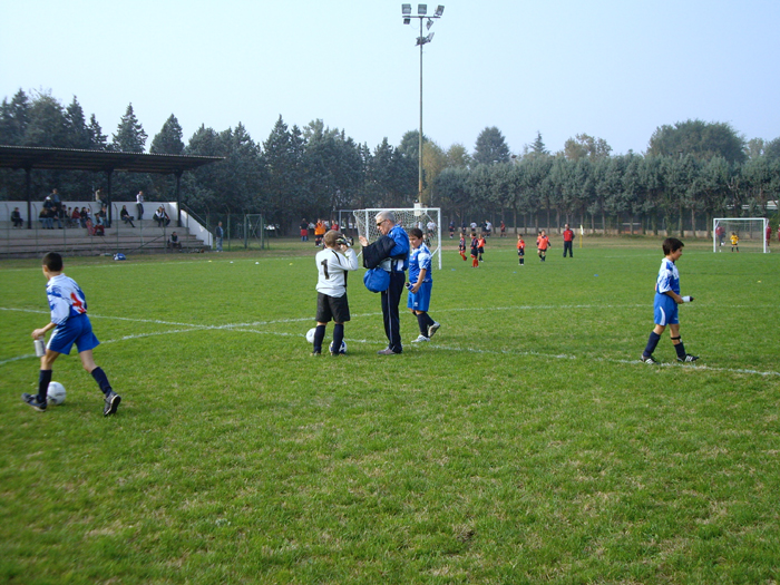 Anche il portiere viene ripreso dal Mister